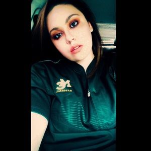 Meet your Posher, Alyssa